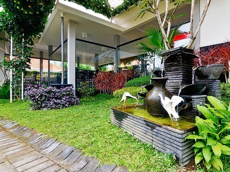 Riverstone Hotel & Cottage Batu (East Java) Exterior foto
