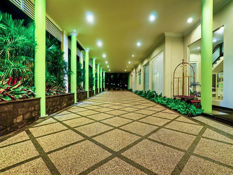 Riverstone Hotel & Cottage Batu (East Java) Exterior foto
